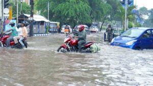 Business Prime News-MASSIVE_RAIN_DEVASTATED_CITY_LIFE
